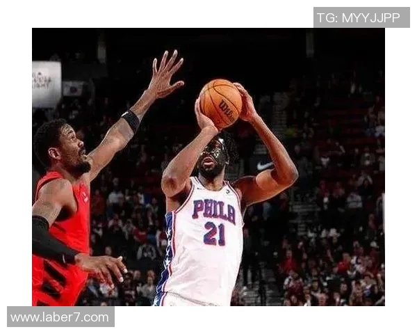 76人对决开拓者赛季焦点战役展现篮球魅力与团队精神 76人对决开拓者赛季焦点战役展现篮球魅力与团队精神